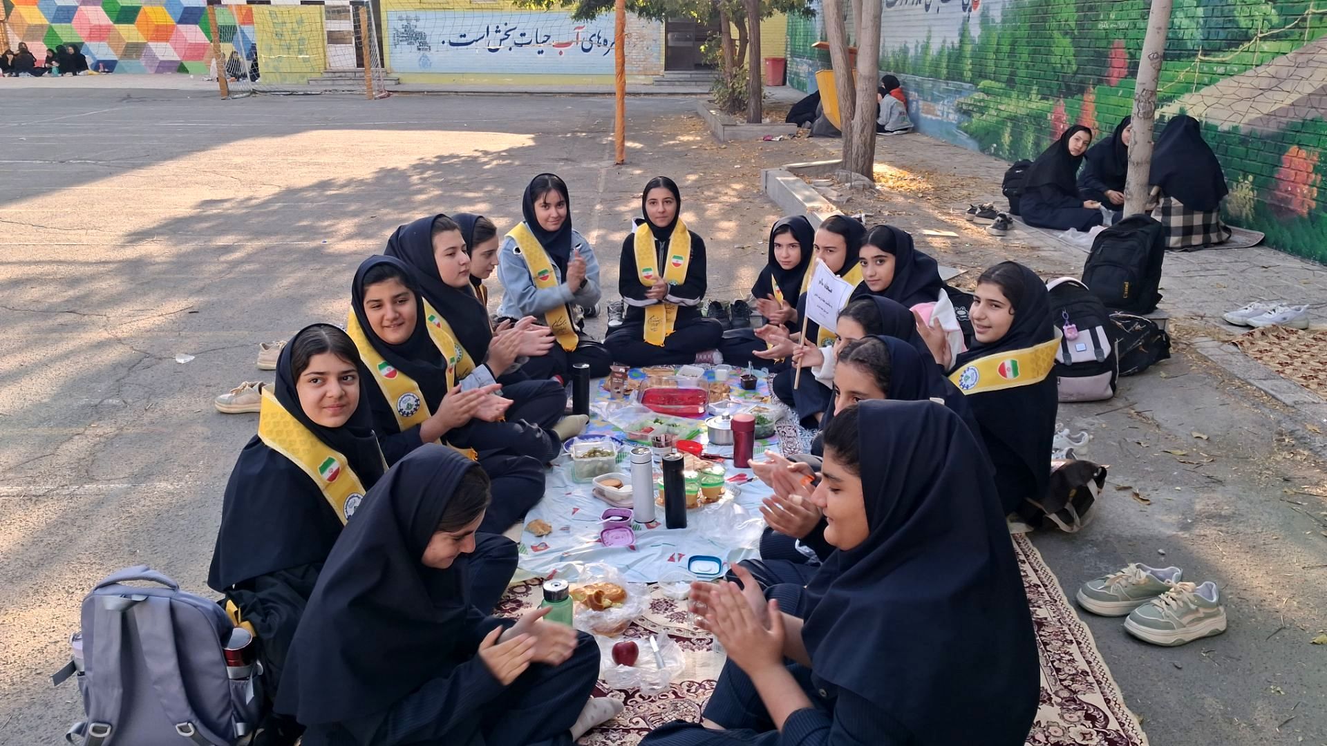 پیشتازان سلامت و نشاط در اردوی دبیرستان شهید مدرس 