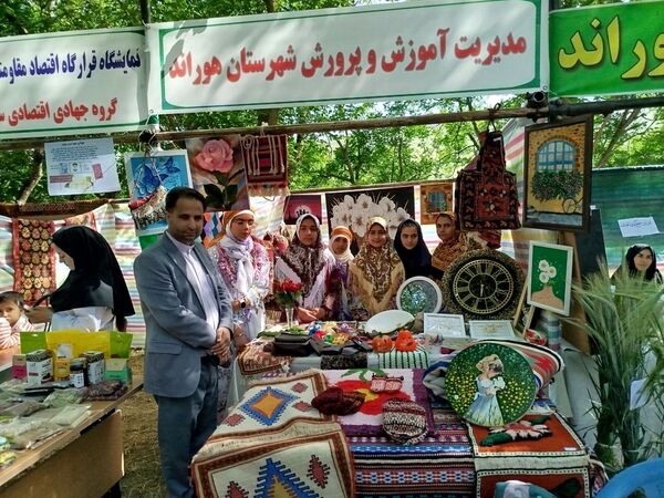 جشنواره توت سفید در هوراند