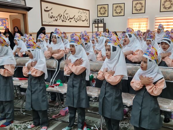طنین زنگ جشن شکوفه‌ها در مدارس شهرستان اسلامشهر