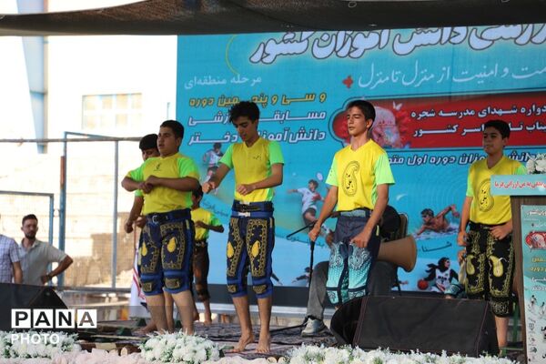 افتتاح چهل و یکمین دوره مسابقات ورزشی دانش‌آموزان در شهرکرد با حضور معاون وزیر 