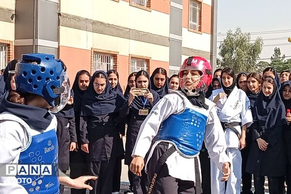 افتتاحیه المپیاد ورزشی درون مدرسه ای در دبیرستان شهید سیدرضی موسوی