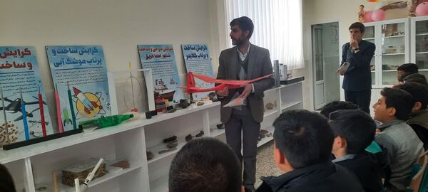 بازدید دانش آموزان دبستان پسرانه فضیلت از پژوهشسرای رازی 
