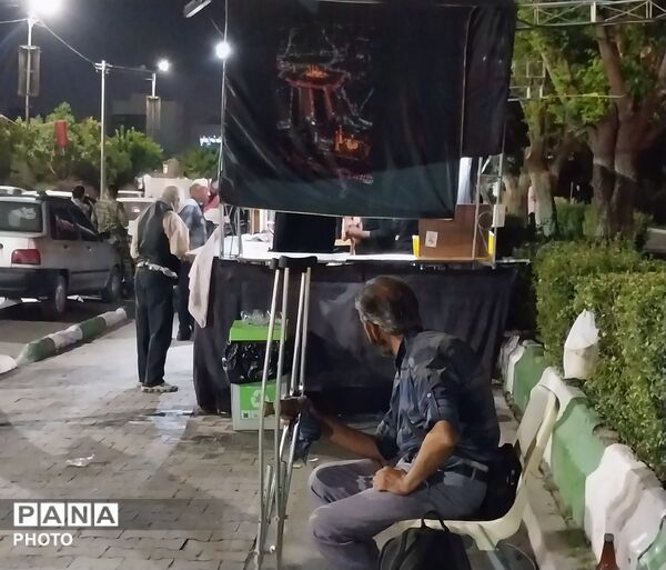 گرامیداشت چهلمین روز تدفین آقای شهید ایران و برگزاری مراسم شب شهادت امام حسن عسکری(ع) با حضور ۸۰۰ نفر
