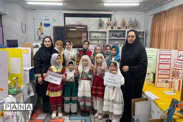 نمایش خلاقیت‌های علمی دانش‌آموزان در نمایشگاه جابر بن حیان مدرسه مهران پیشوا