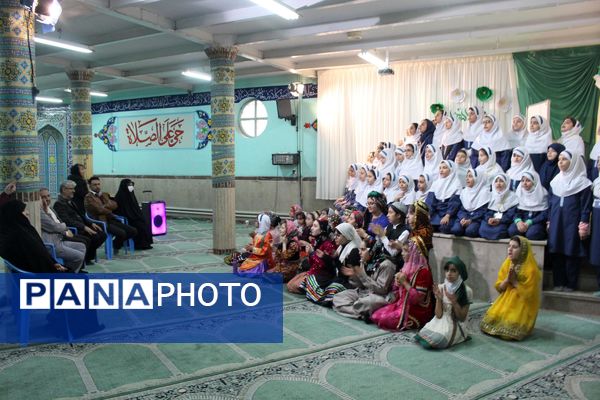  نمایشگاه هفته ماها در مدرسه امام موسی کاظم (ع)