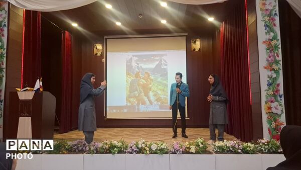 جشن ورود به مدرسه فرزانگان اراک