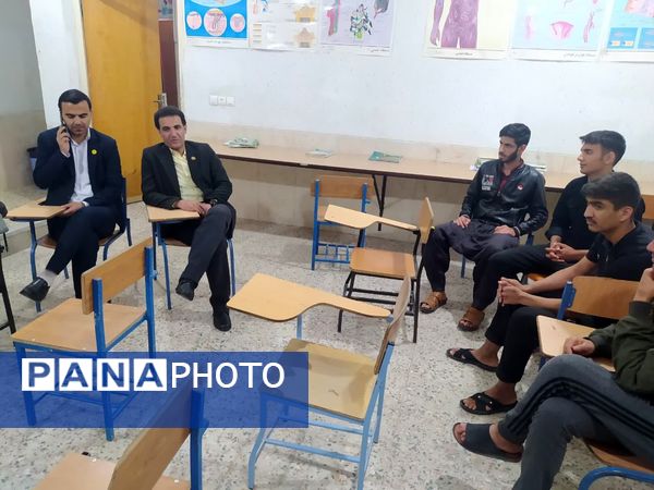  بازدید از دبیرستان‌های دخترانه عشایری عفاف و شبانه‌روزی پسرانه عشایری فارس