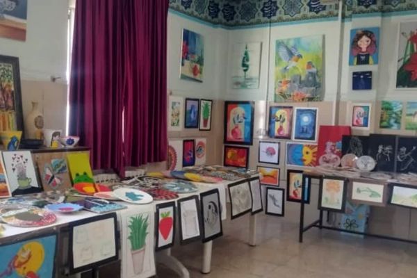 نمایشگاه هنر و کار و فناوری در آموزشگاه شاهد 16