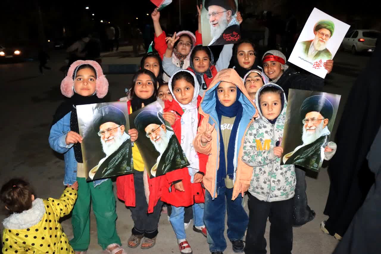راهپیمایی‌های شبانه مردم روستای باقرآباد شهرستان جعفرآباد قم 