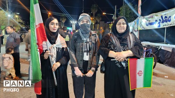 تجمع مردمی در پلدختر برای حمایت از ایران