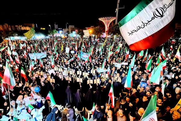 نهال جمهوری اسلامی با ولایتمداری و حضور مردم پربار و تنومند شده است