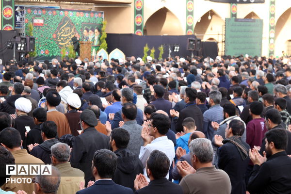 برپایی باشکوه نماز عید فطر در یزد