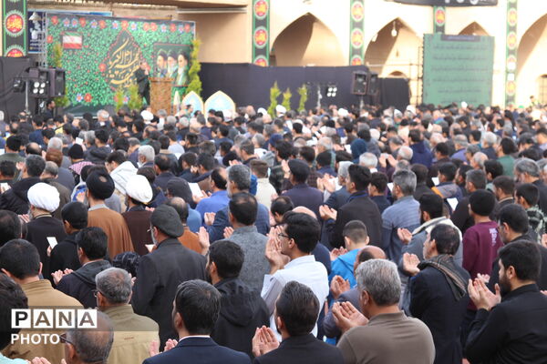 برپایی باشکوه نماز عید فطر در یزد