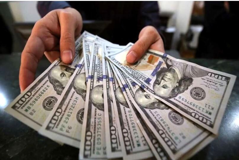 اعلام  آخرین قیمت معاملات توافقی دلار حواله در بازار ارز