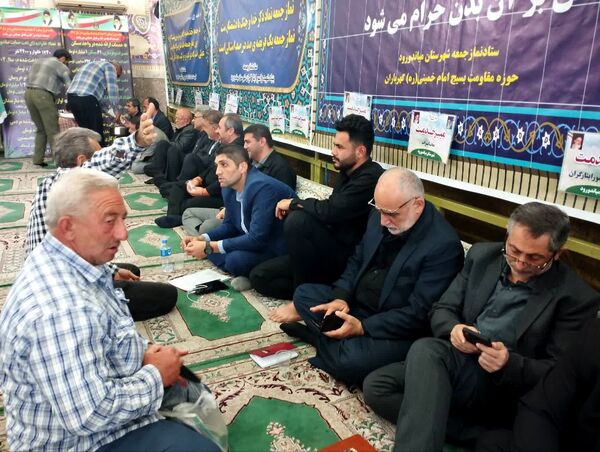 برپایی میز خدمت به‌مناسبت هفته دولت در میاندورود 