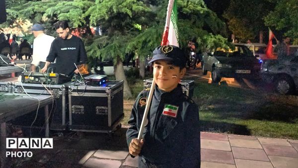 تجدید میثاق مردم استان البرز با رهبر معظم انقلاب در هشتادو پنجمین شب 