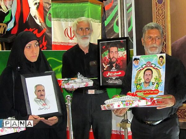 مراسم گرامیداشت آقای شهید ایران و یادبود شهدای شهرستان فلاورجان در اردوگاه شهید بهشتی اصفهان