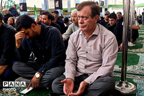 مراسم جاماندگان تشییع رهبر شهید در اسلام آباد غرب