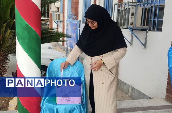 جشن عاطفه‌ها در دبیرستان فرزانگان قائمشهر