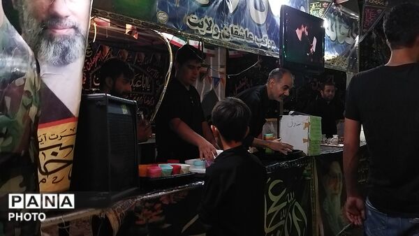 موکب عاشقان ولایت بلوار فضل نیشابور در ششم شب محرم ۱۴۰۵ 