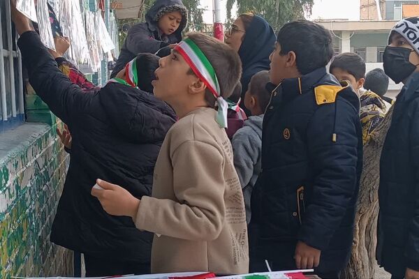 نمایشگاه ایرانمون در دبستان علی ابن ابی طالب 