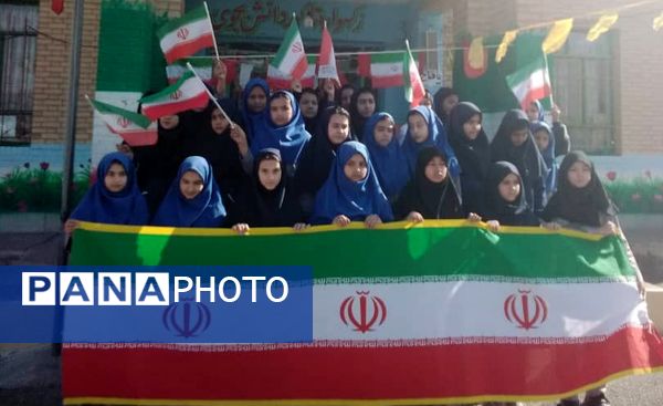 استقبال دانش‌آموزان مدارس شهرستان پردیس از دهه فجر انقلاب اسلامی ایران 