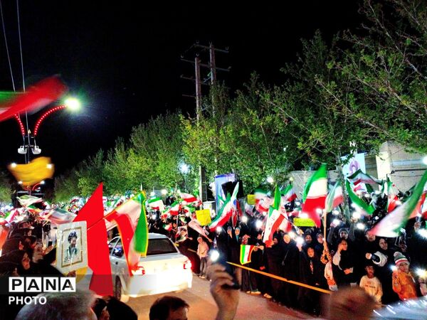 بیست و نهمین شب از اتحاد مقدس مردم کاشمر در کف خیابان 
