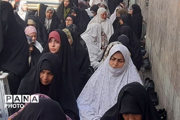 حضور پرشور نمازگزاران در نماز جمعه ورامین