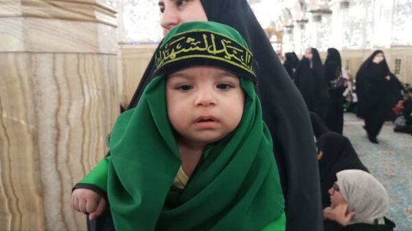 عزاداری به یاد حضرت علی اصغر(ع) در رواق دارالحجه مشهدالرضا(ع)
