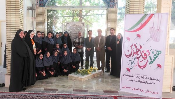 دانش‌آموزان مدارس منطقه ۵ با شهید گمنام پیمان وفاداری بستند