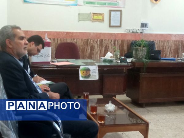 بازدید مدیر اداره ناحیه یک از دبیرستان گلشن آزادی