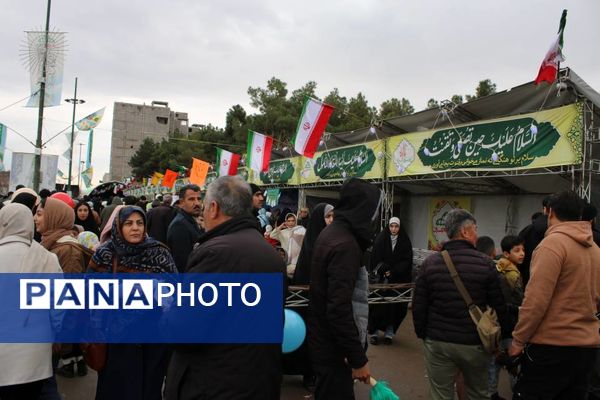 شادپیمایی خانوادگی جشن نیمه شعبان در قم