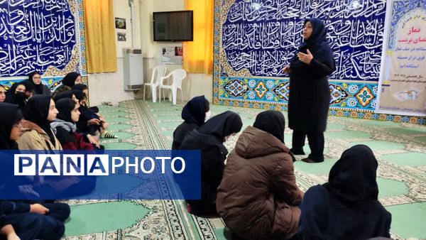 محفل انس با قرآن در مدرسه نمونه دولتی حضرت زینب(س)