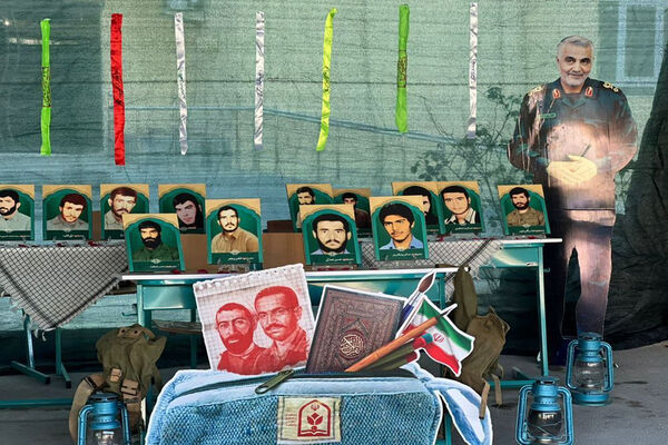 نمایشگاه دانش‌آموزان تراز انقلاب اسلامی استان بوشهر