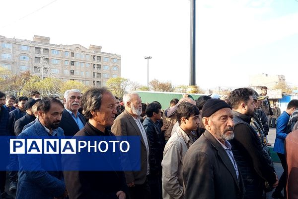 تشییع پیکر شهید مدافع حرم رضا مرادی در باقرشهر 