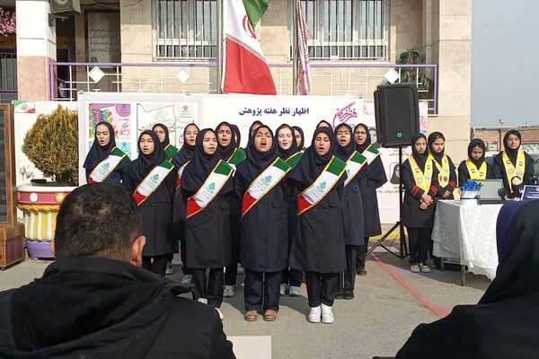 مدرسه فرزانگان ملارد میزبان نمایشگاه دستاوردهای علمی دانش‌آموزان