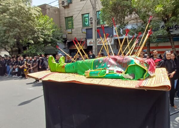 عاشورا روایت بیداری