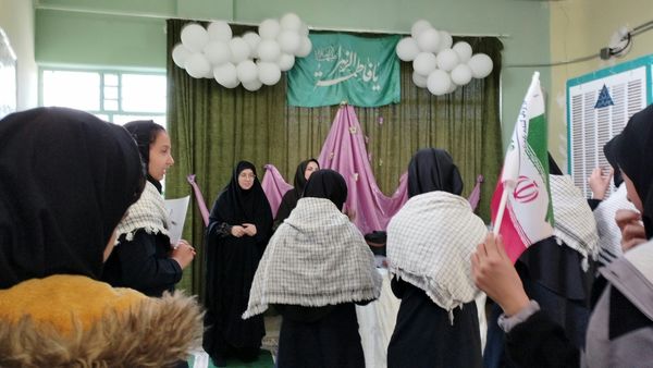 مراسم روز بصیرت و میثاق امت با ولایت در دبیرستان مرحوم میری روستای بزنجرد خلیل آباد