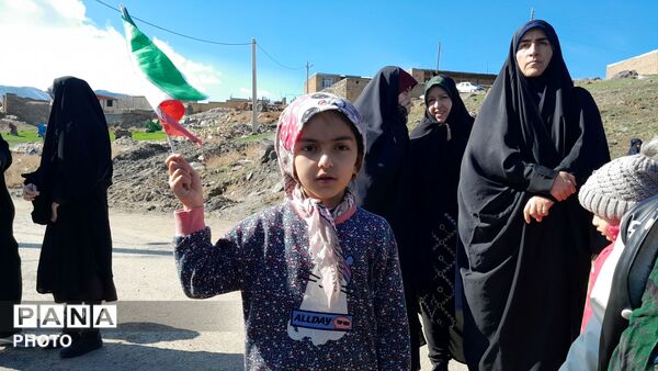 راهپیمایی مردم شهر علی آباد دمق به‌مناسبت روز ۱۲ فروردین