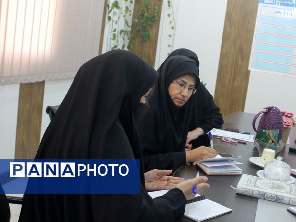 جلسه برنامه‌ریزی اداره امور تربیتی، مشاوره و مراقبت در برابر آسیب‌های اجتماعی آموزش و پرورش استان بوشهر 