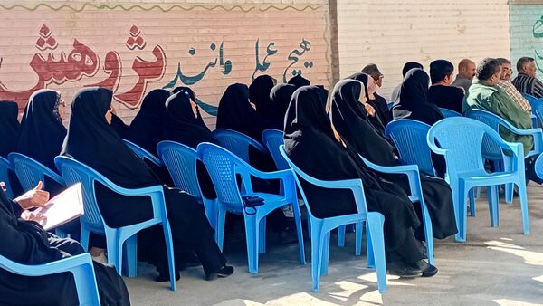  انتخابات انجمن اولیا و مربیان در دبیرستان پگاه مارکده