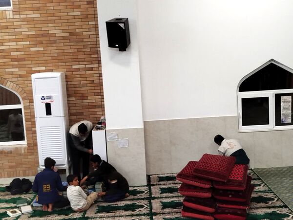 غبار روبی مسجد خاتم النبیین بیرجند به مناسبت فرا رسیدن ماه رمضان 