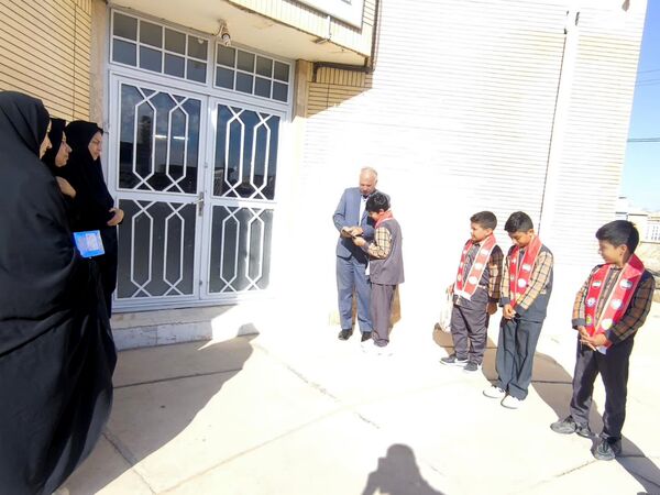 بازدید عوامل اجرایی دبستان شهید پسندیده از کتابخانه فدک فدافن