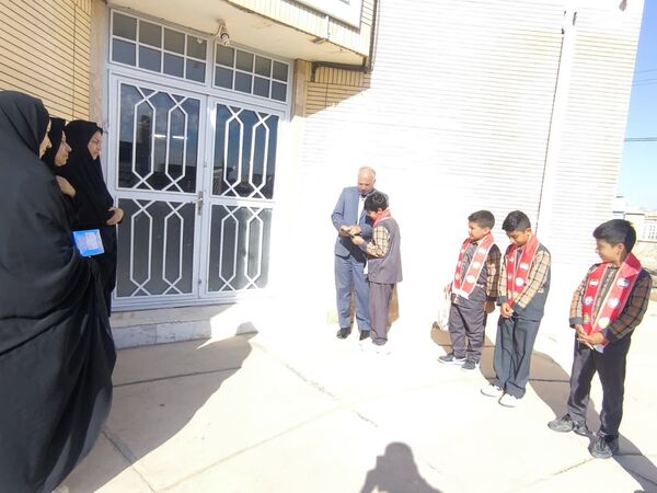 بازدید عوامل اجرایی دبستان شهید پسندیده از کتابخانه فدک فدافن