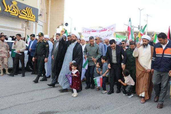 مردم بندرخمیر با حضور یکپارچه در ۲۲ بهمن اقتدار خود را فریاد زدند
