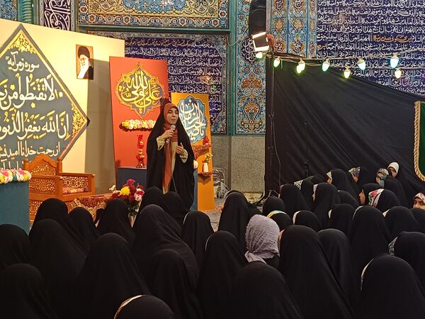 اعتکاف دانش‌آموزی مسجد موسی بن جعفر شهر دولت آباد ویژه دختران
