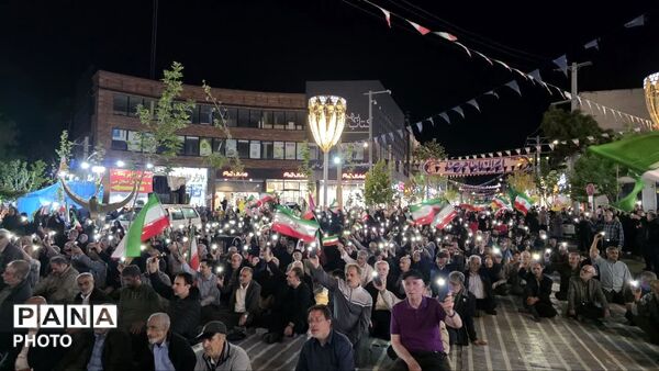 برپایی نماز استغاثه در تجمعات شبانه رجایی شهر کرج