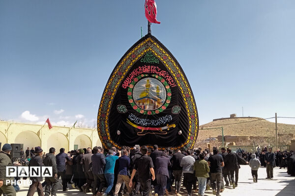 نخل‌برداری بنادکوک‌دیزه در سوگ امام علی (ع)