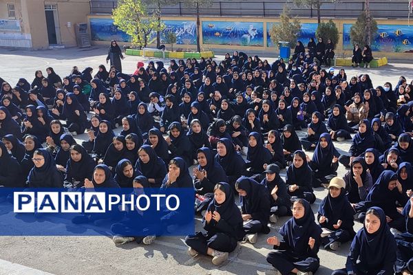 جشن ولادت حضرت زینب (س) و روز پرستار در دبیرستان مهر