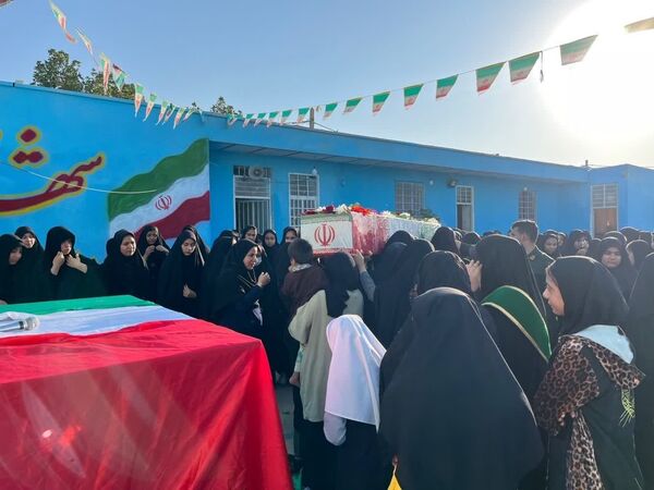 استقبال مدارس دشتی از شهید گمنام
